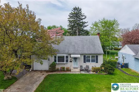 3033 Mission Rd, Bethlehem, PA 18017