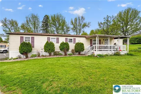 8766 Turkey Ridge Rd, Breinigsville, PA 18031
