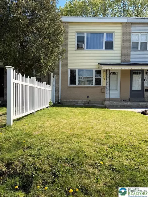 706 Mohawk St, Allentown, PA 18103