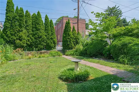Exterior - 39 E Wall St, Bethlehem, PA 18018 photo 7 of 10