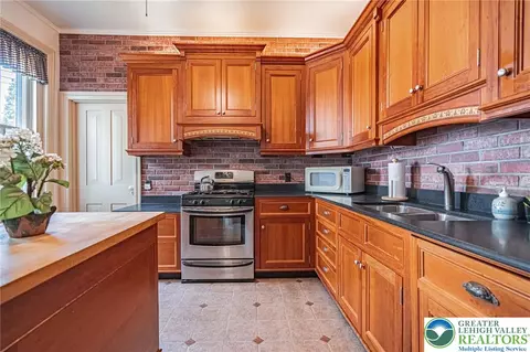 Kitchen - 39 E Wall St, Bethlehem, PA 18018 photo 3 of 5