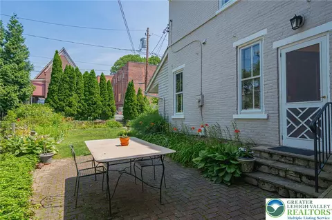Exterior - 39 E Wall St, Bethlehem, PA 18018 photo 5 of 10