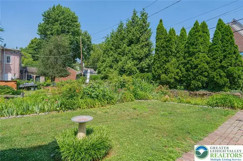 Exterior - 39 E Wall St, Bethlehem, PA 18018 photo 8 of 10