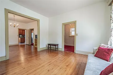 Living - 39 E Wall St, Bethlehem, PA 18018 photo 3 of 4