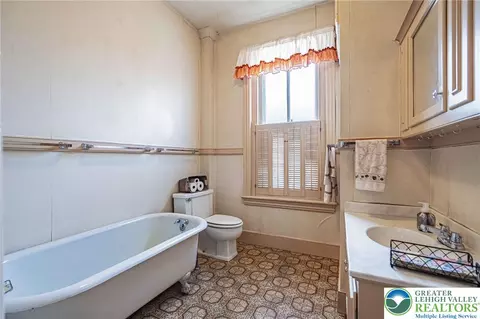 Bath - 39 E Wall St, Bethlehem, PA 18018 photo 2 of 3