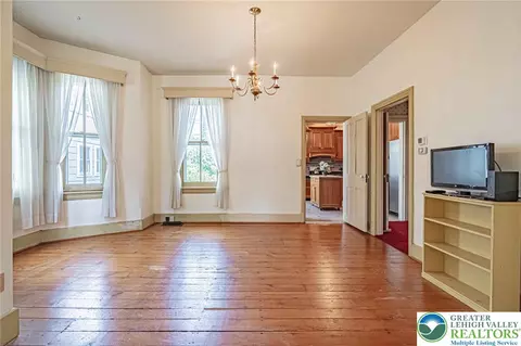 Living - 39 E Wall St, Bethlehem, PA 18018 photo 4 of 4