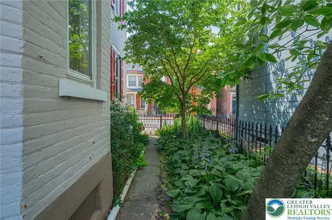 Exterior - 39 E Wall St, Bethlehem, PA 18018 photo 4 of 10