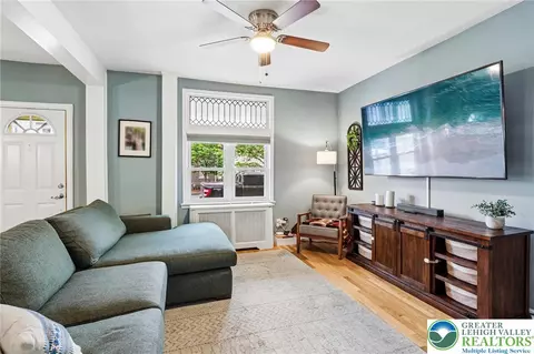 Living - 437 3rd Ave, Bethlehem, PA 18018 photo 3 of 3