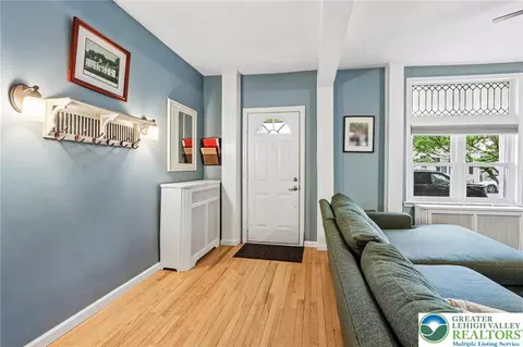 Entry Way - 437 3rd Ave, Bethlehem, PA 18018 photo 1 of 3