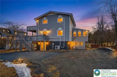 24 Hopkins Cir, Albrightsville, PA 18210