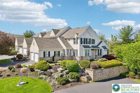 528 Parkside Ct, Allentown, PA 18104