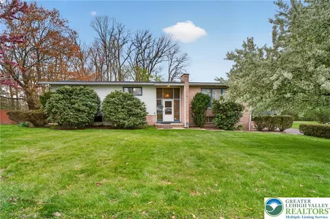 1 Powell St, Mountain Top, PA 18707