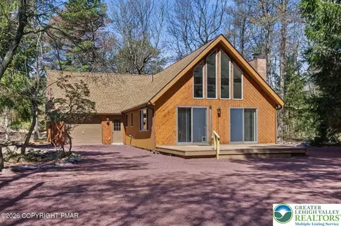 12 Birch St, Lake Harmony, PA 18624