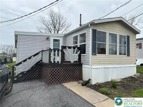 12 Roth Ave, Mertztown, PA 19539