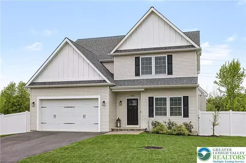 430 Freedom Ct, Forks Twp, PA 18040