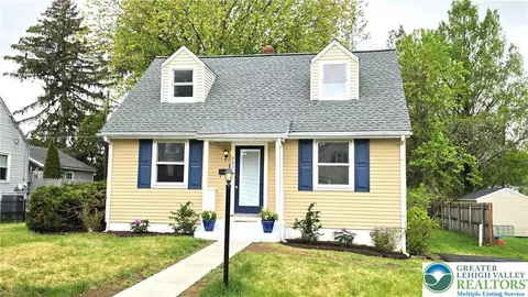 332 Cedar Rd, Hellertown, PA 18055