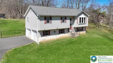 140 Woods Xing, Saylorsburg, PA 18353