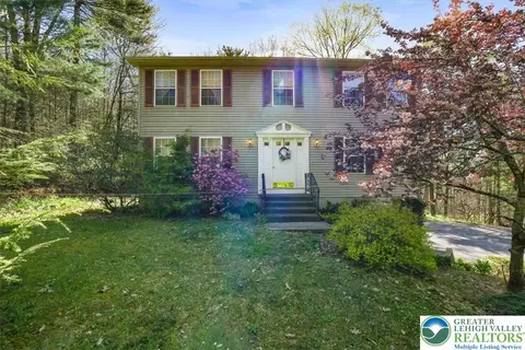 1273 Woodstock Dr, Saylorsburg, PA 18353