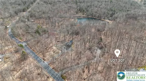 307 Blue Ridge Dr, Price Twp, PA 18325