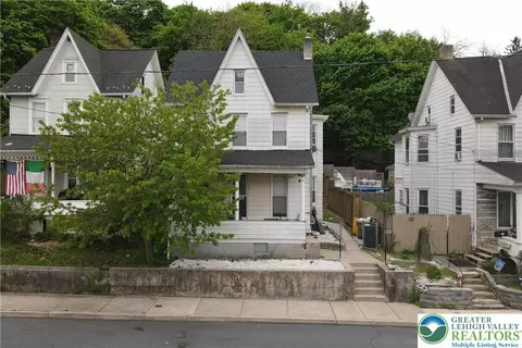 209 E South St, Slatington, PA 18080