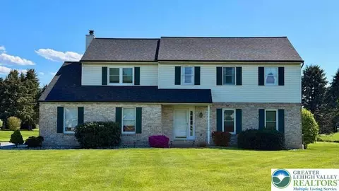 7033 Versailles Sq, Bethlehem, PA 18017