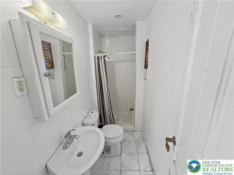 Bath - 1245 E 3rd St, Bethlehem, PA 18015 photo 3 of 3