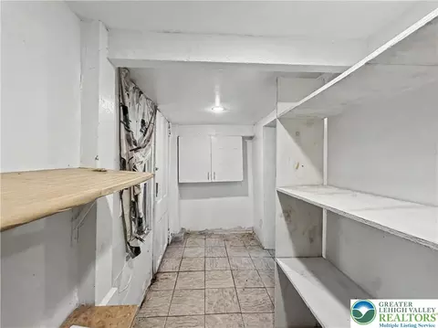 Entry Way - 1245 E 3rd St, Bethlehem, PA 18015 photo 2 of 3