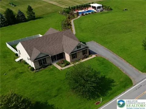 101 Cider Mill Rd, Mertztown, PA 19539