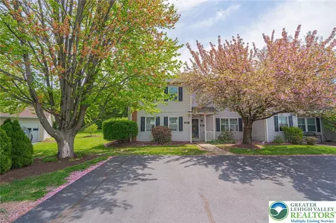 810 Brirwood Dr #A, Bethlehem, PA 18020