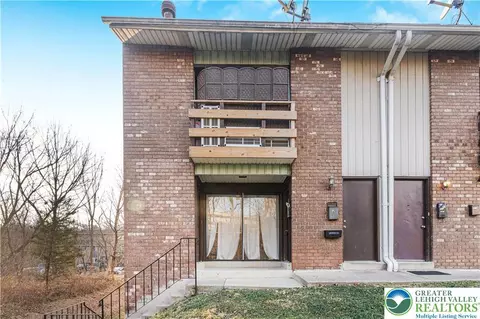1547 Creekside Rd #B4-2, Fullerton, PA 18052