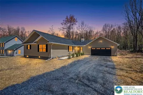 90 Oneida Trl, Albrightsville, PA 18210