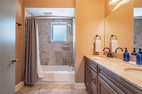 Bath - 135 E Wall St, Bethlehem, PA 18018 photo 5 of 7