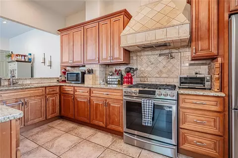 Kitchen - 135 E Wall St, Bethlehem, PA 18018 photo 2 of 5