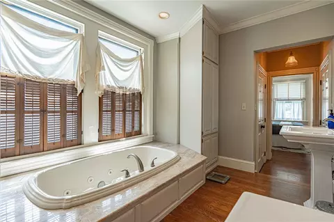 Bath - 135 E Wall St, Bethlehem, PA 18018 photo 3 of 7