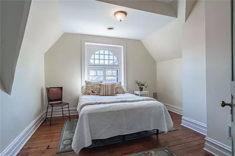 Bedroom - 135 E Wall St, Bethlehem, PA 18018 photo 5 of 8