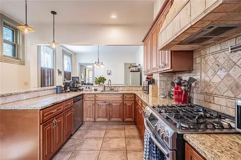 Kitchen - 135 E Wall St, Bethlehem, PA 18018 photo 3 of 5