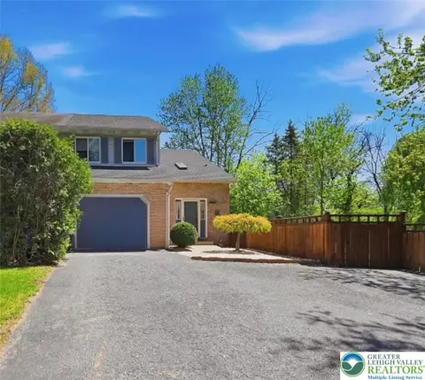 1450 Sculac Rd, Bethlehem, PA 18020