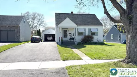 462 Maple Rd, Hellertown, PA 18055