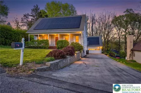 18 Lenape Trl, Mount Bethel, PA 18343