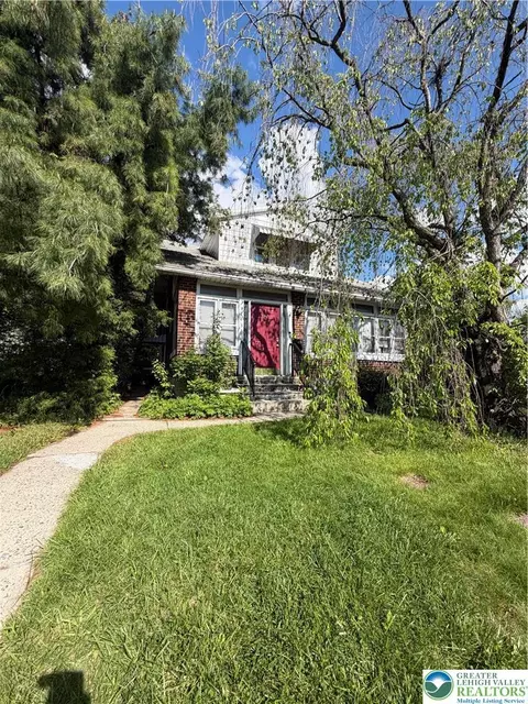 743 6th St, Fullerton, PA 18052