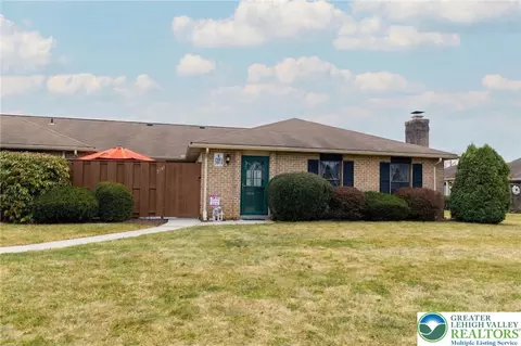 2785 Rolling Green Pl, Macungie, PA 18062
