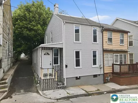 941 Pine St, Allentown, PA 18102