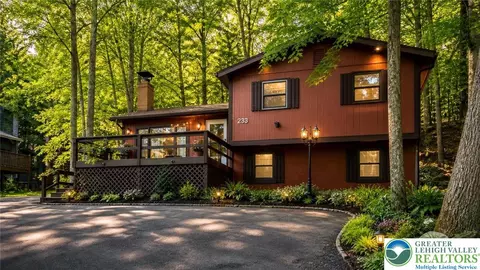 6061 Decker Rd, Saw Creek, PA 18324