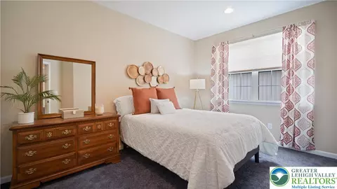Bedroom - 3501 Treeview Dr, Emmaus, PA 18049 photo 3 of 4