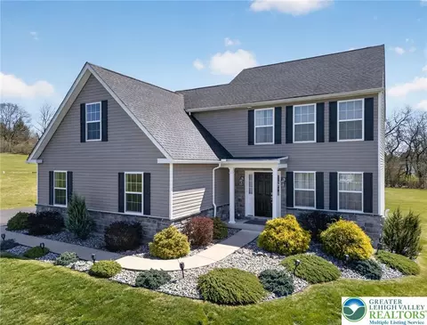 6223 Jenna Ct, Slatington, PA 18080