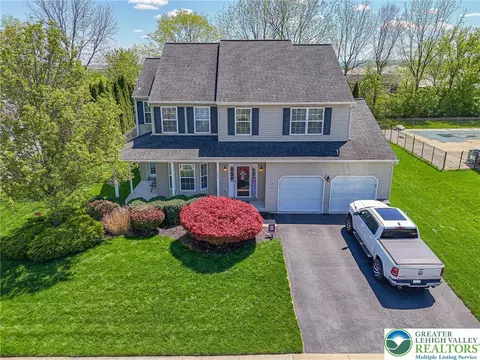 228 Mcnair Cir, Northampton, PA 18067