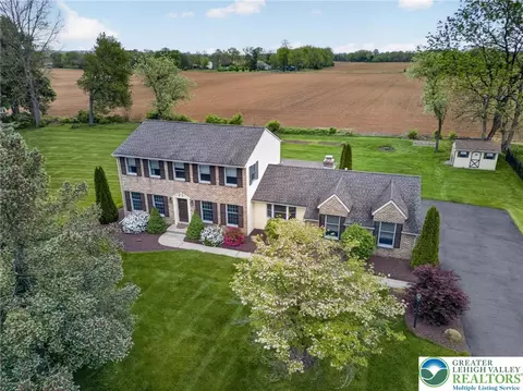 7098 Limerick Sq, Bethlehem, PA 18017