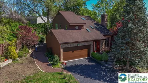 4004 Westview Dr, Allentown, PA 18104
