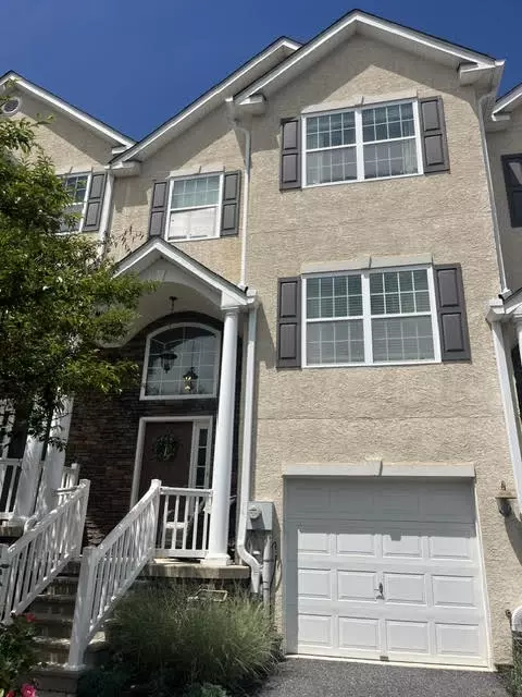 2212 Rising Hill Rd, Whitehall Twp, PA 18052