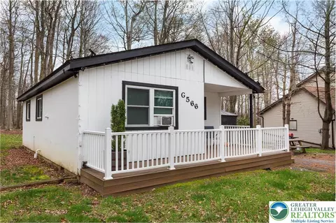 7483 Cottage Ln, Coolbaugh Twp, PA 18466